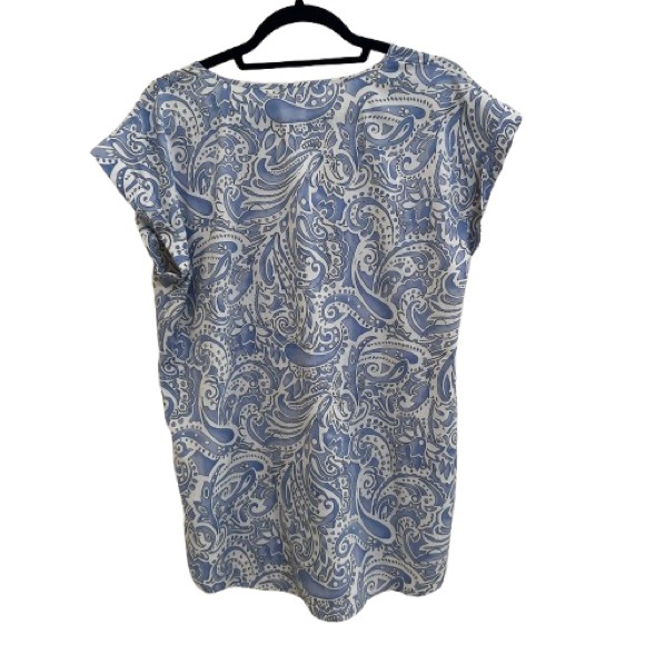 Express | Paisley Blue White Lightweight Short Sleeve Top in Large - Picture 2 of 3